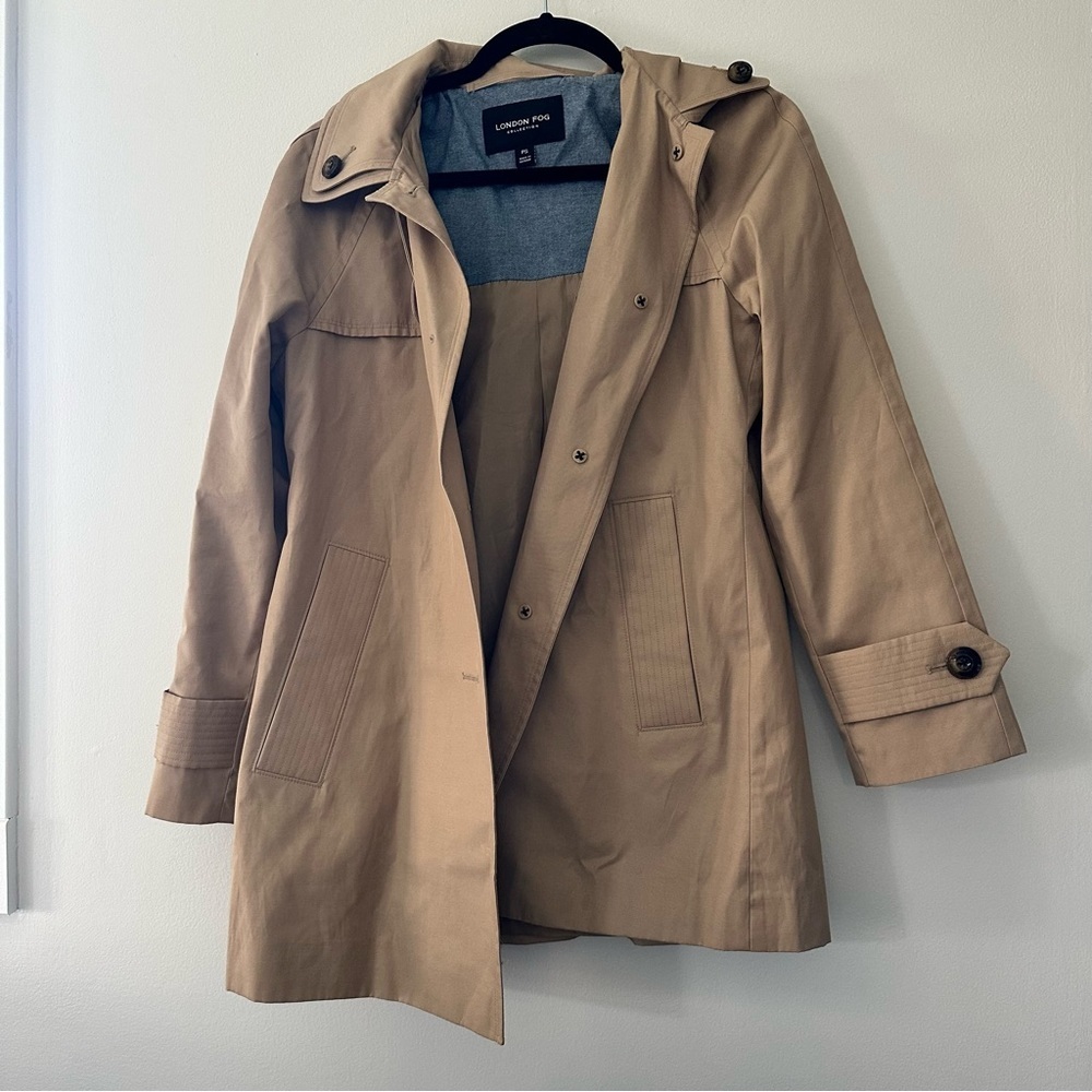 Women’s London fog collection single breasted tan hood trench coat petite small